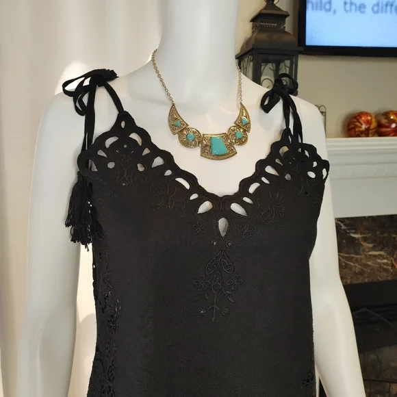 Theory "Taytee" Eyelet Dress, Black 6 - Picture 4 of 15